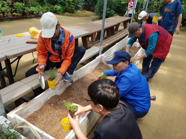 사나이 힐링밥상 원예활동 사진