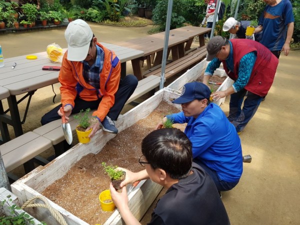 사나이 힐링밥상 원예활동 사진