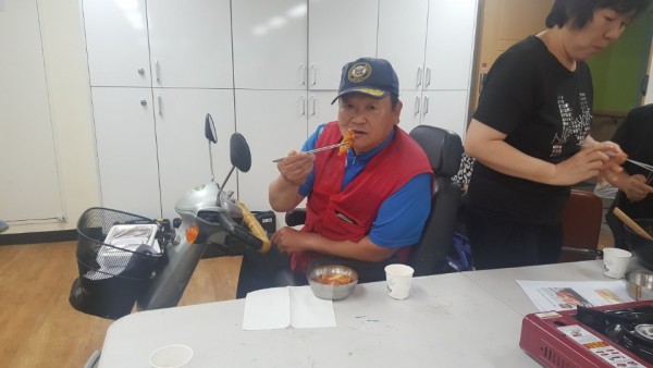 시식모습1