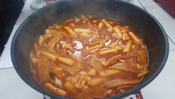 오징어 넣기 전 떡볶이 사진