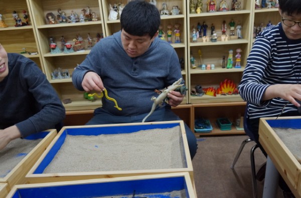 모래놀이치료
