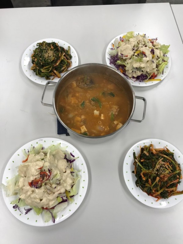 장애인홛동보조인 요리 사진