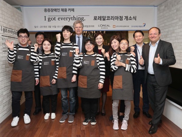 로레알카페개소식단체사진