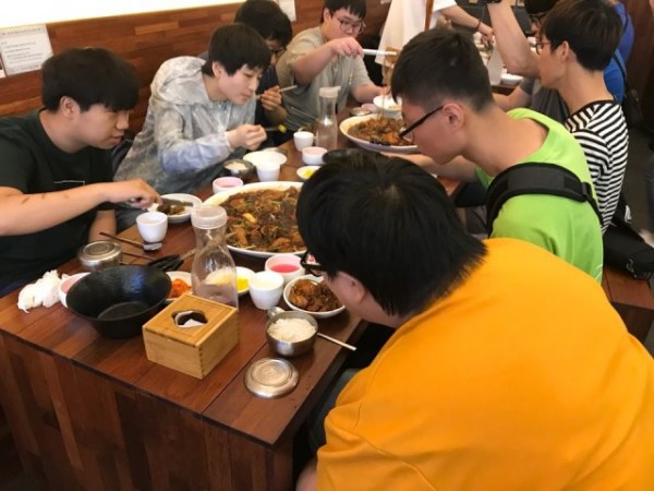 점심식사