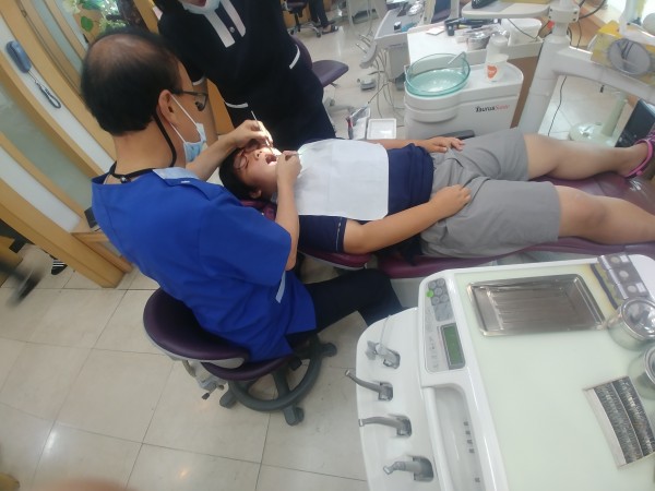 진료하는모습