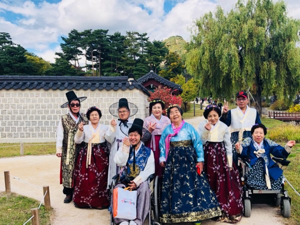 한복착용하는