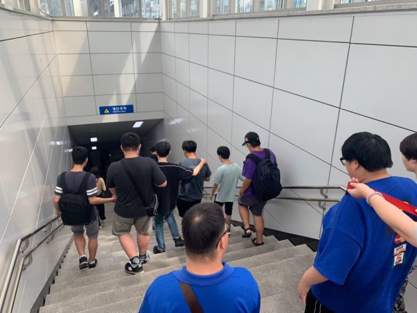 독산역에서 국회의사당역까지 지하철을 이용하러 가는 사진