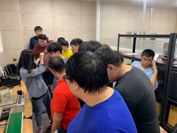 SG블루웰에 도착하여 기관 견학, 원두에 대해 알아보는 사진