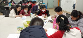 맘학교-'맘스터치' 집단 미술치료 진행(그림투사검사)