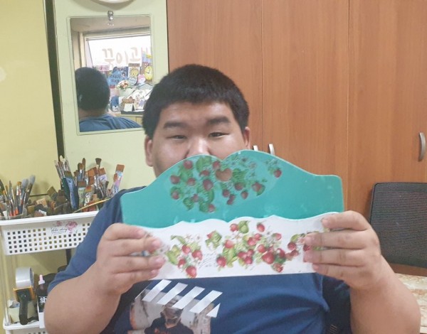완성된 작품과 함께 찍은사진2