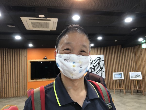 마스크 쓴 이용자사진