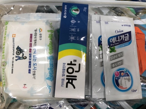 지퍼백에 들어있어 어디서든 편하게 사용할 수 있어요!
