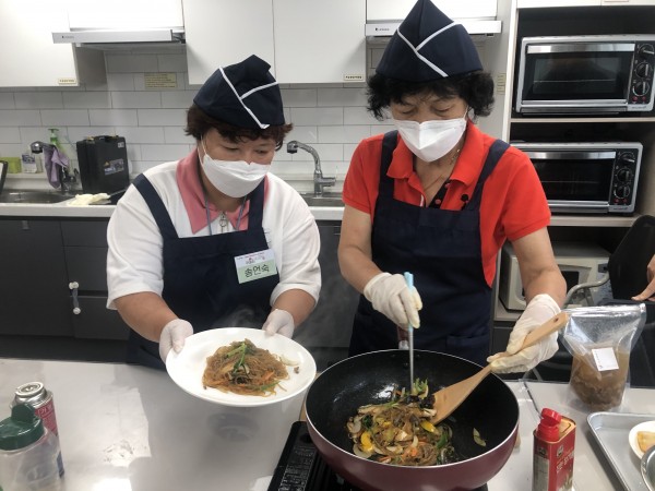 레시피 만드는 모습