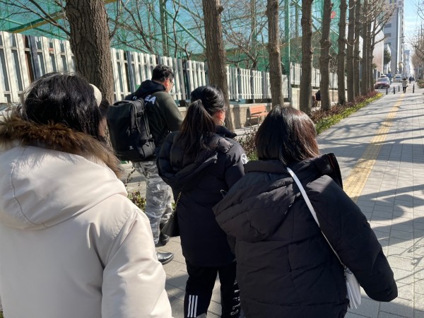 목적지를 찾고 있다