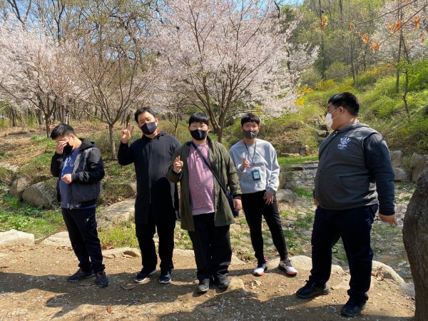 외부활동을 진행했습니다.