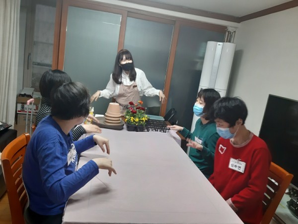 강사님 소개하는 모습