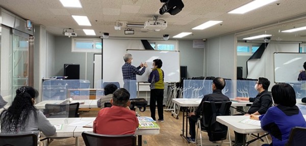 모음퀴즈 푸는 모습