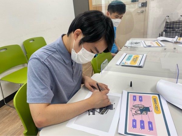 힐끔이 교육 진행중입니다.