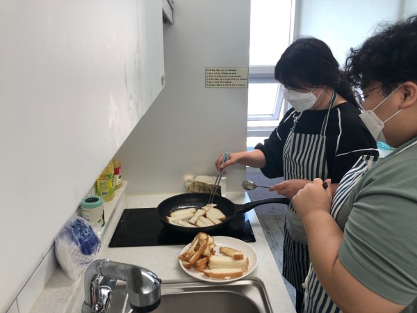 토요요리프로그램 참여하는 모습1