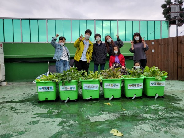 텃밭 가꾸기 활동사진