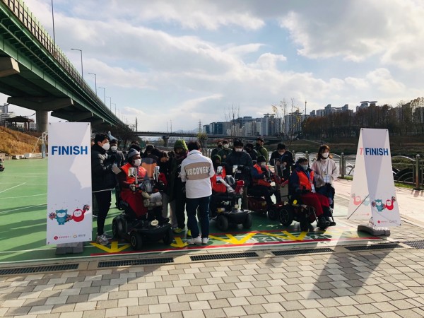 출발 선에서 기다리는 중