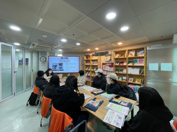 청소년 자원봉사 학교 소개하는 사진