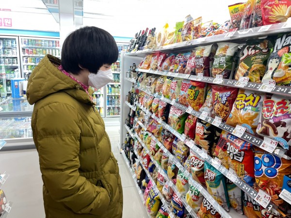 편의점 방문 모습