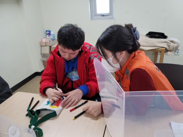 에코백 만드는 모습