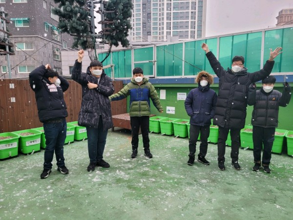 눈오는 날 기분좋아서 찍은 사진
