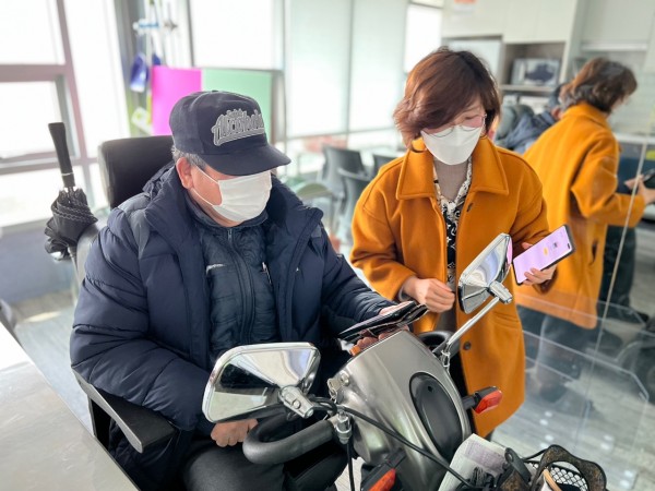 1:1 개인지도 하는 모습