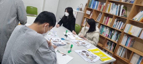 열심히 작품을 만들어요
