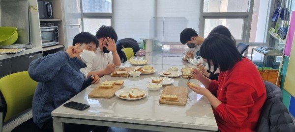 맛있게 음식을 만들어요