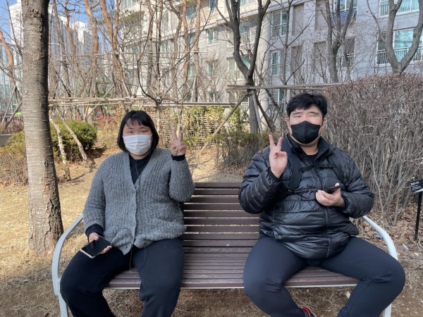 산책활동 중인 이용자 모습