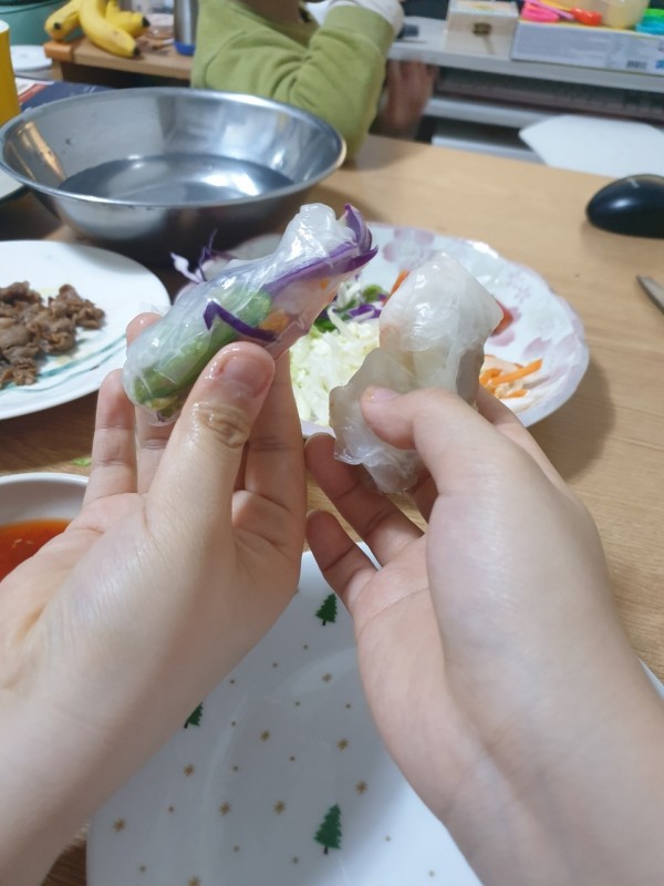 완성된 월남쌈 세팅 모습(조O찬님 가족)