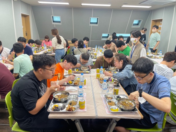 추석 나눔 행사에 과일 제공한 모습