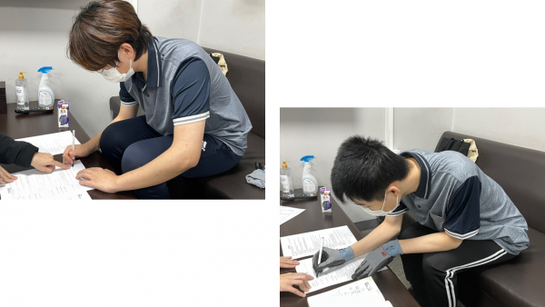 근로계약서 작성 중인 모습
