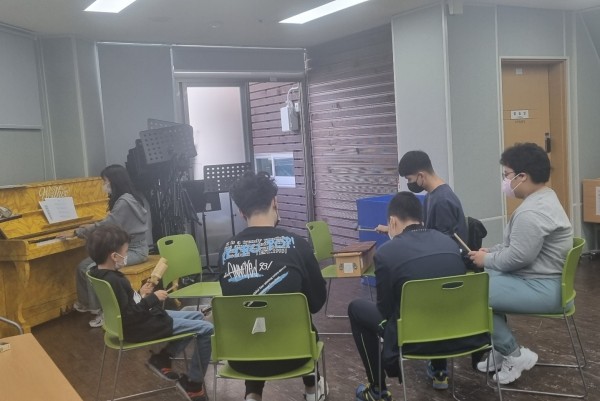 각 다른 소리를 내어보아요.