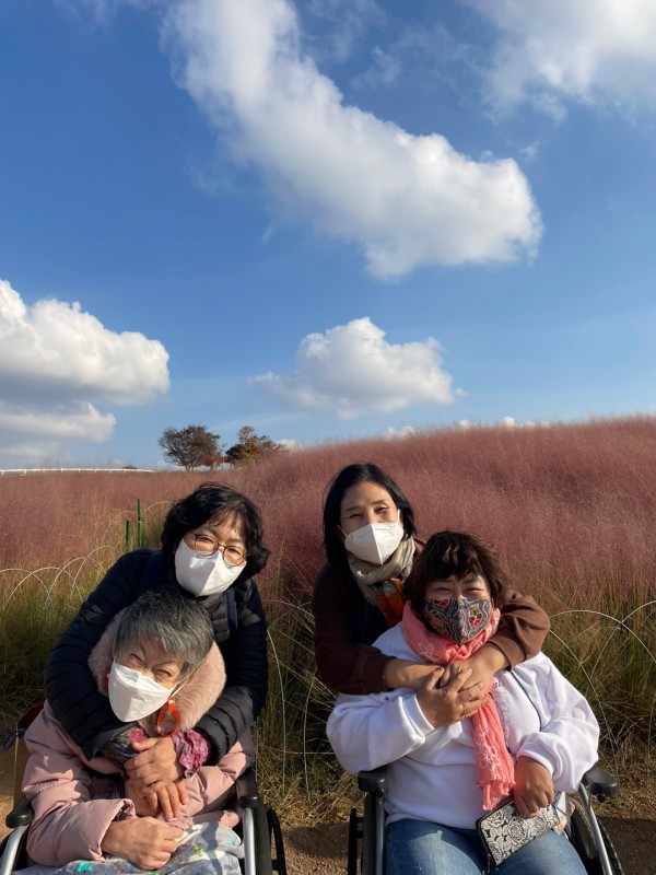 핑크뮬리 앞 사진