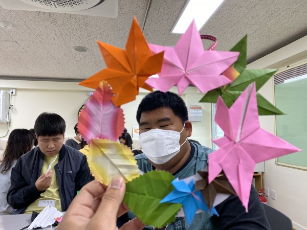 종이접기 완성품과 찍은 사진