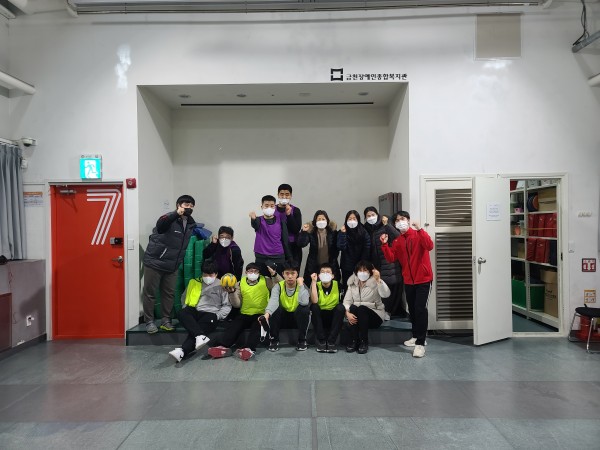 보호자분들과 단체사진