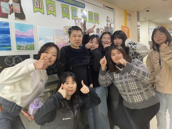 금천장애인종합복지관 직원들과 함께한 사진