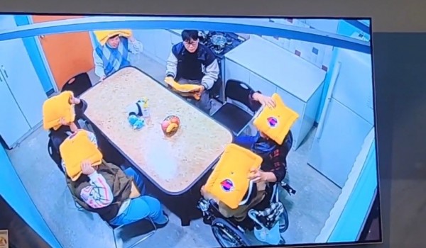 지진체험하는모습