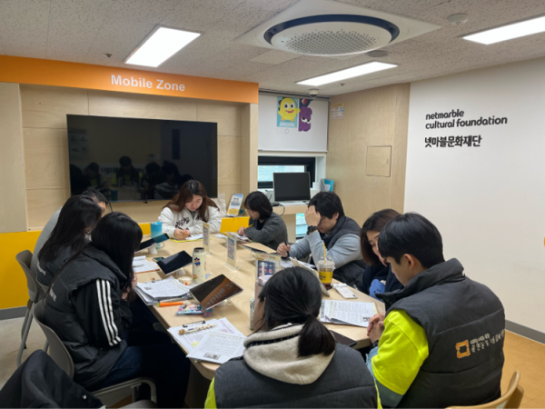 6차 자립지원계획회의를 진행하고 있는 사진