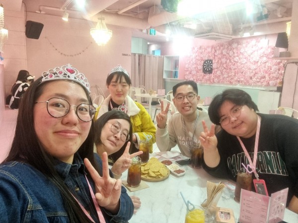 메이드카페에 방문한 A그룹