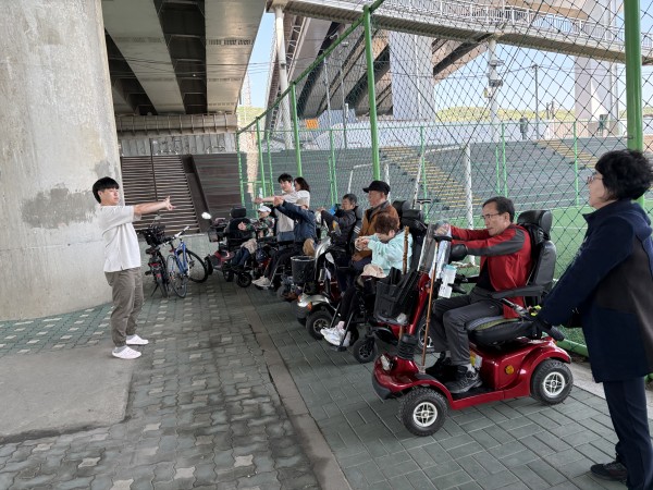 앞으로도 들썩들썩