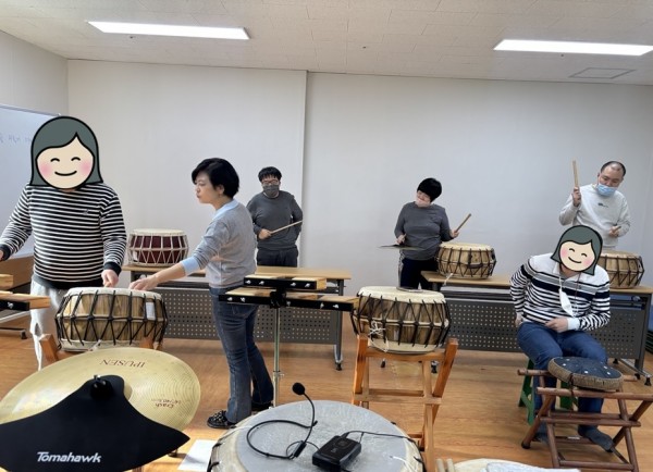 합동연주 연습하는 모습