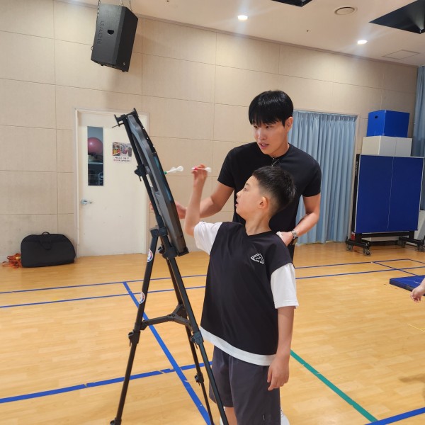 한궁에 참여하는 모습