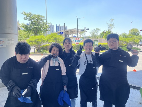 재활보조기구 세척관리사업 힐끔이 참여자 단체 모습