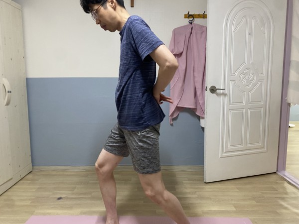 오다리 교정을 위한 런지활동