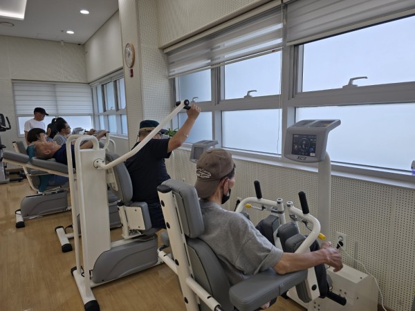 개별 운동을 하는 모습